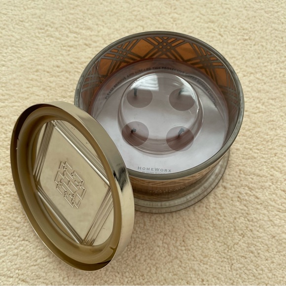 HomeWorx Candle 4 Wick Autumn Pinecone by Slatkin & Co. 18-oz - Picture 3 of 10